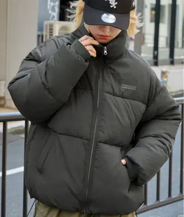 CODERR 블랙 다운 자켓