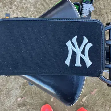 뉴욕 양키스 로고 장지갑