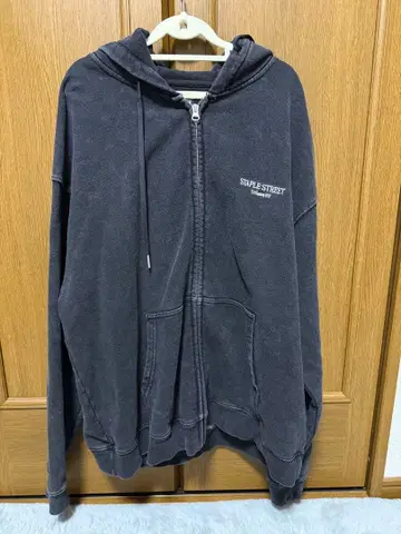 STAPLE STREET 다크 그레이 후드티