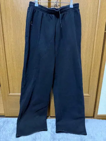 러셀 블랙 스웨트 팬츠