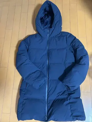 유니클로 심리스 다운 숏코트 M