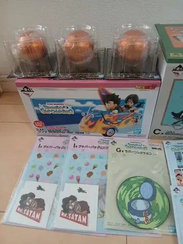 드래곤볼 제일복권 라스트 원상과 C상, 증정품 몇 점.