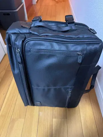 is+ (INVISIBLE SENSE PLUS) 비즈니스 백