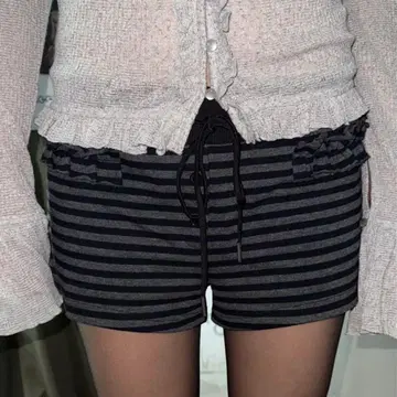 SHAGGIE 보더 프릴 마이크로 미니 숏팬츠