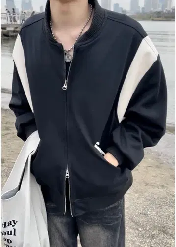 lie. Varsity Casual jacket NA614 블랙 화이트