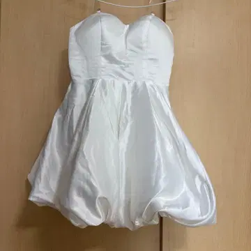 화이트 새틴 벌룬 드레스