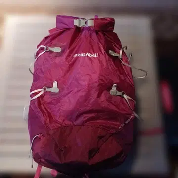 몽벨 퍼플 백팩 30L 12월 7일까지.
