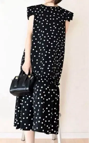 [ 새상품급 ] Deux Amour 프릴 소매 도트 롱 원피스 도트