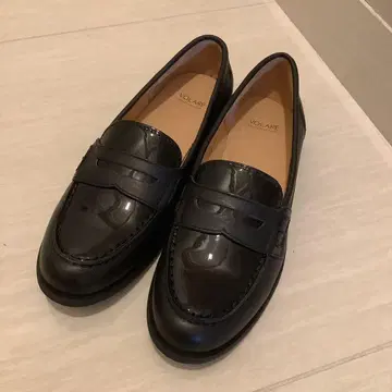 VOLARE 블랙 가죽 로퍼