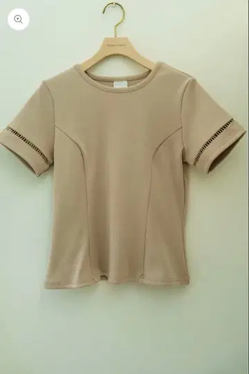 메종 에쉘 패널 라인 리브 풀오버 베이지