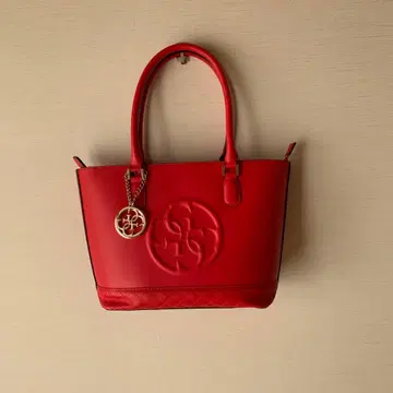 새상품급 guess 레드 토트백 엠보싱 로고 포함
