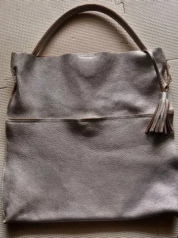 그레이 태슬 토트백