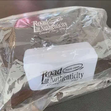 Travis Japan 라이트 팔찌