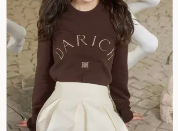 새상품! 다리치 로고 니트탑