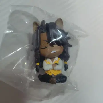 레오나 어깨 쿵 fig 디즈니 트위스티드 원더랜드 사바나 클로