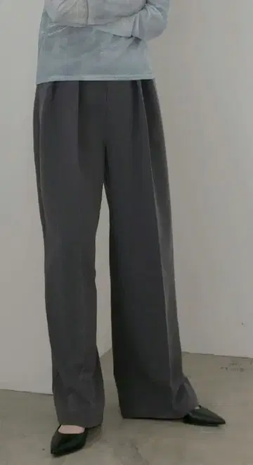 투 턱 와이드 팬츠 / LIAN