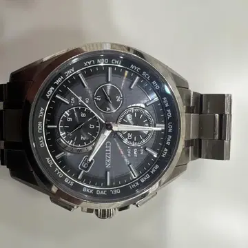 CITIZEN 블랙 크로노그래프 AT8040-57E