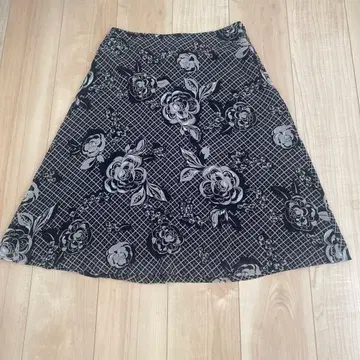 INGEBORG 올 패턴 스커트