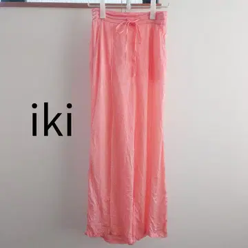 iki 큐프라 주름 새틴 와이드 팬츠 살몬 핑크