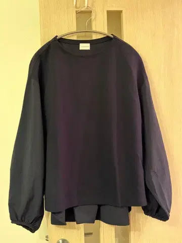 green label relaxing 네이비 벌룬 슬리브 상의