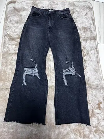 블랙 데미지 데님 와이드 실루엣