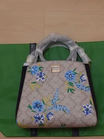 케이트 스페이드 꽃무늬 핸드백 베이지/네이비 미사용 새상품