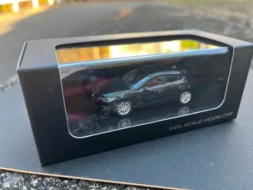 AXELA SPORT 1/64 스케일 미니카 블랙