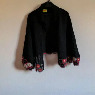 블랙 꽃무늬 자수 가디건