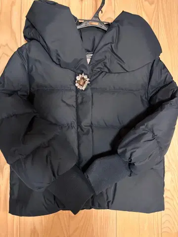 네이비 비쥬 부착 다운 자켓 36