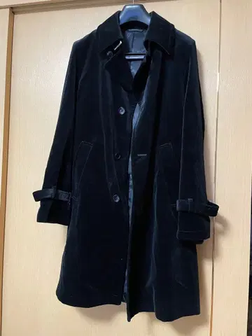 블랙 벨벳풍 스텐카라 코트