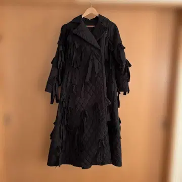 PERNA 퀼팅 리본 코트 블랙