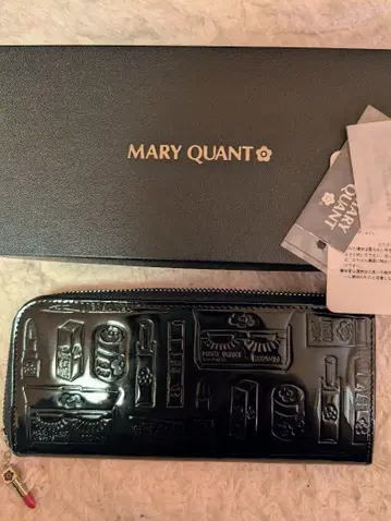 [ 미사용 새상품 ] 마리콴트 에나멜 라운드 지퍼 장지갑 화장품 패턴