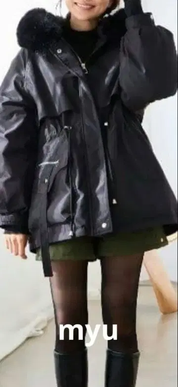 Myn 블랙 다운 자켓 코트