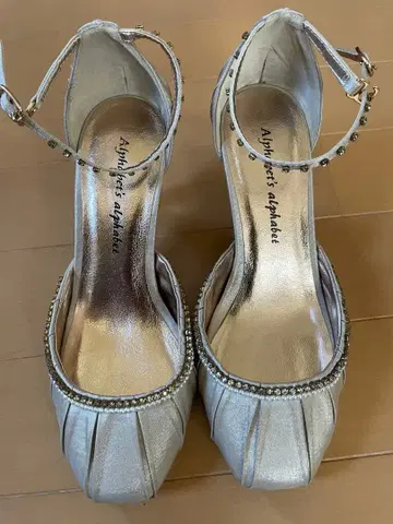 알파벳 알파벳 스트랩 펌프스 S