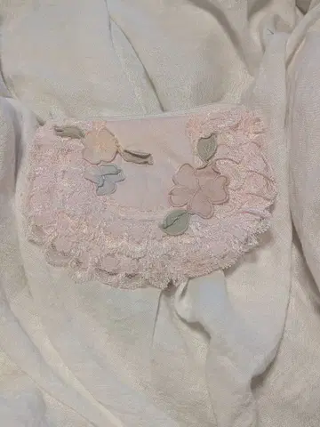 새상품 꽃자수 레이스 사에라풍 사에라 파우치 핑크