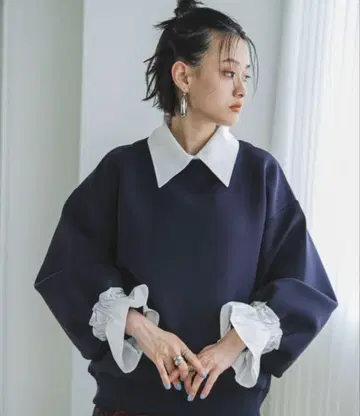 2WAY 프릴 도킹 트레이닝복