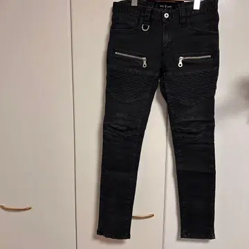 블랙 슬림핏 데님 청바지