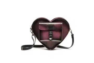 닥터마틴 2024 발렌타인 하트 백