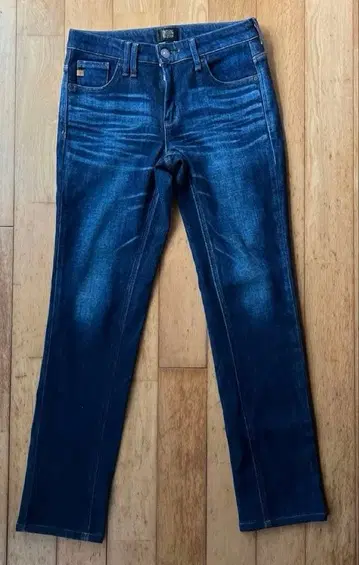 새상품급 썸씽 바디파이어 스트레이트 청바지 다크 네이비 블루