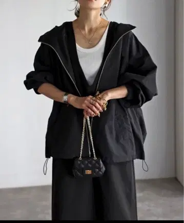 봉쥬르 사간 미들 블랙 후드티 후드티