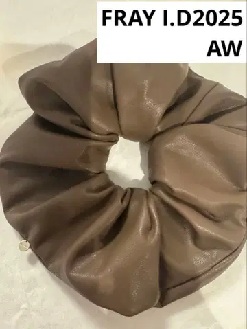 FRAY I.D 2025 AW 가죽 스크런치 완판템
