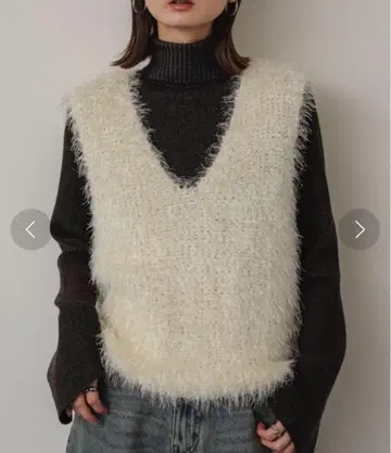 SENSE OF PLACE 몰 페더 니트 베스트 화이트 택 포함