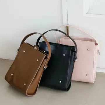 당일 발송 가능! 새상품급! kastane 스터드 가죽 백 브라운