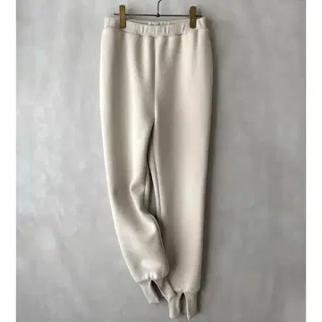 새상품급 라빠르망 리제르 분또 팬츠 38 에크루 아름다운 실루엣