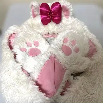 디즈니 마리 팬캡 말러, 장갑