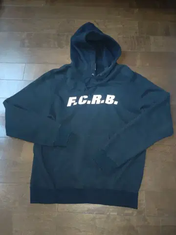 F.C.R.B. 블랙 후드 부착 후드티