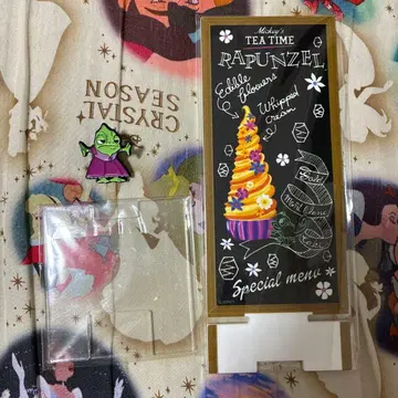 라푼젤 아크릴 스탠드 스마트폰 스탠드 핀 배지 파스칼