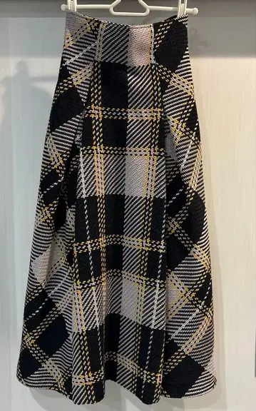 SNIDEL 체크 무늬 플레어 스커트