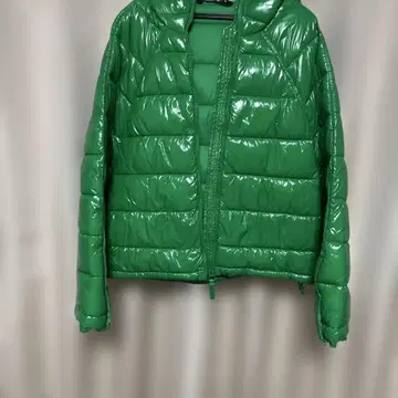 ZARA 그린 다운 자켓 광택 M 사이즈