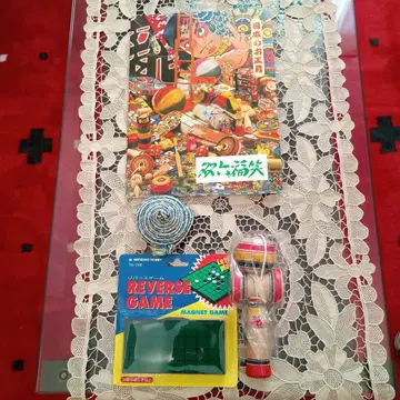 켄다마, 팽이, 오셀로 게임, 주사위 놀이, 복웃음 세트